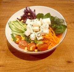 EZİNE PEYNİRLİ SALATA