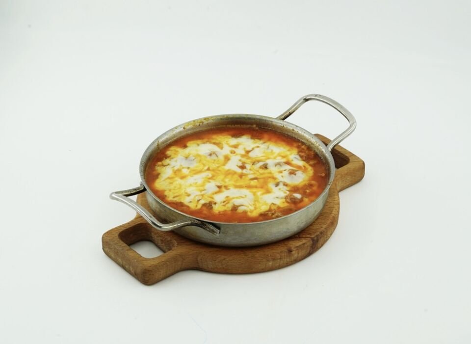 Düzgünler Special Menemen (Kavurma-Sucuk-Kaşar-Jambon-Cheddar Peyniri)