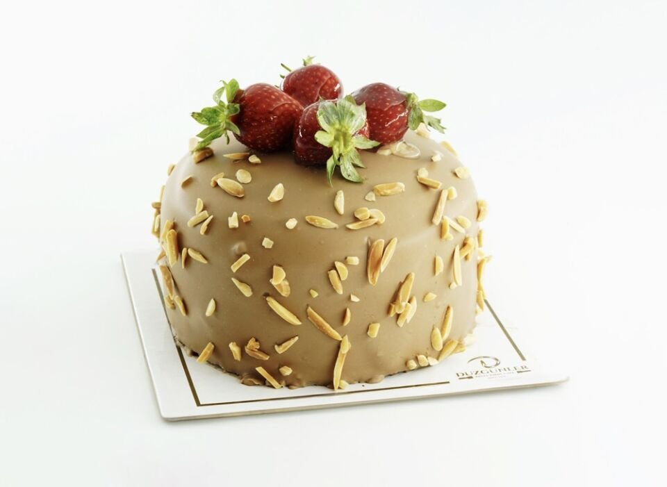 VOLKANİK PASTA(0 NO)4-6 KİŞİLİKTİR.