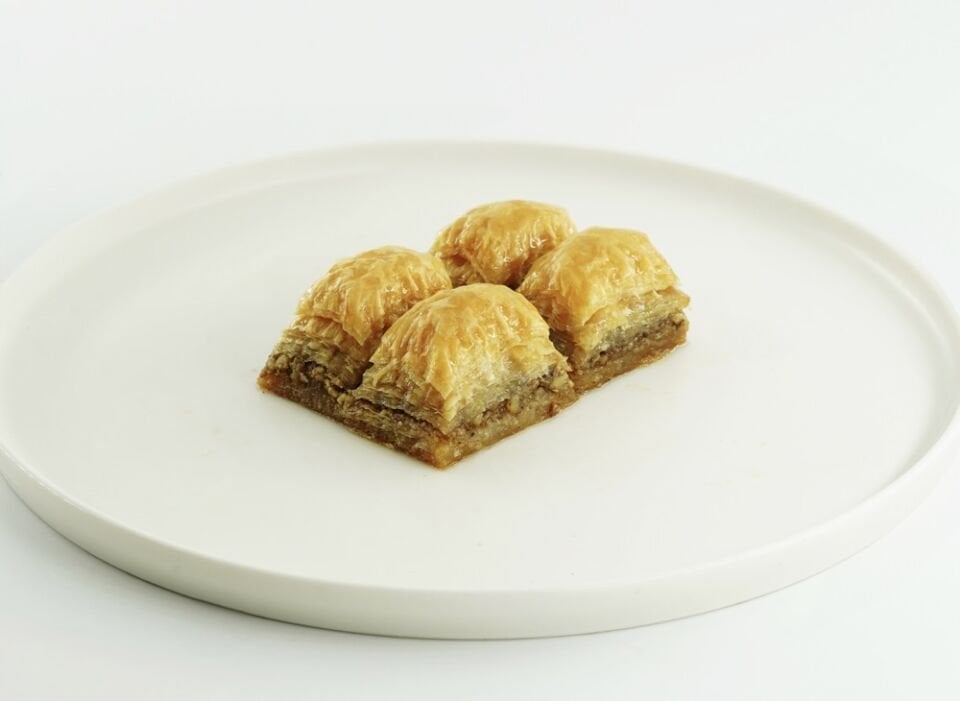 CEVİZLİ EV BAKLAVASI